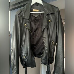 Danier black leather motorcycle jacket with gold hardware size US medium womens